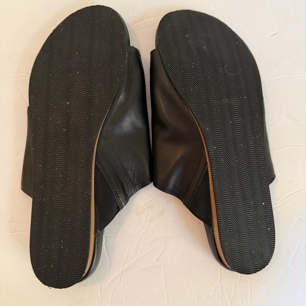 Softwalk Womens Corsica Black leather Comfort Sandals Size 12M toe loop slide on - Picture 8 of 8